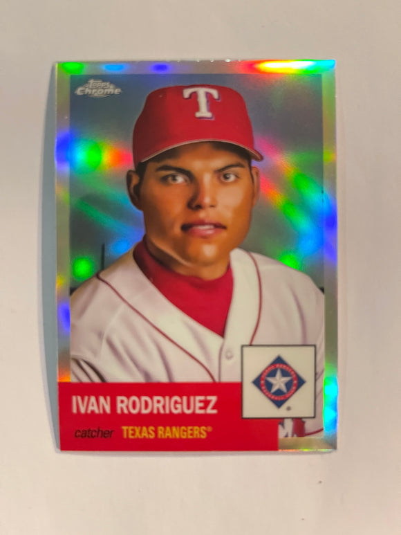 2022 Topps Chrome Platinum - Refractor - 355 Ivan Rodriguez - Texas Rangers